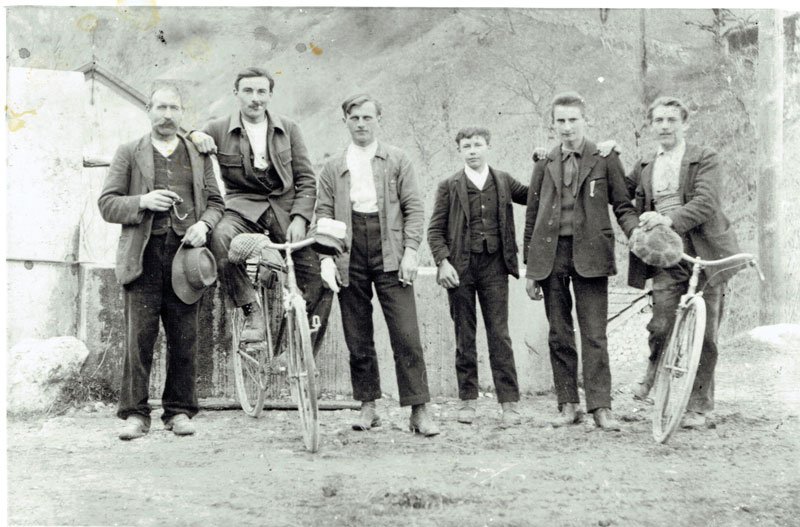 Ch&eacute;zery, 1925