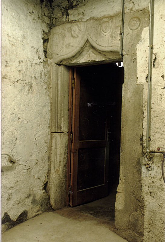 Linteau de la fruiti&egrave;re de Champfromier