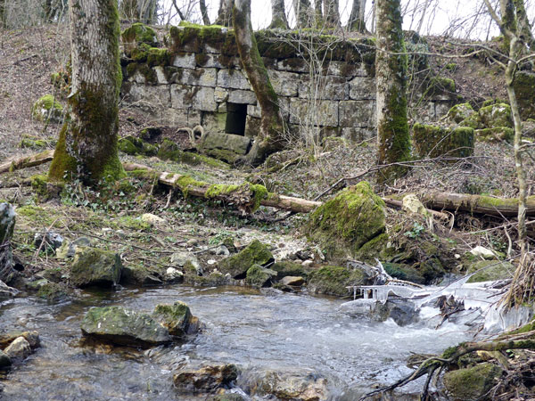 Ecluse m&eacute;di&eacute;vale de Billiat